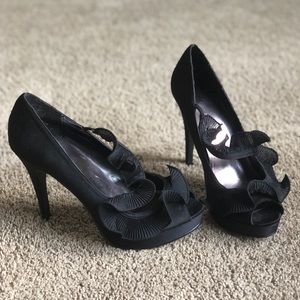It’s ok ruffled peep toe heels 8.5